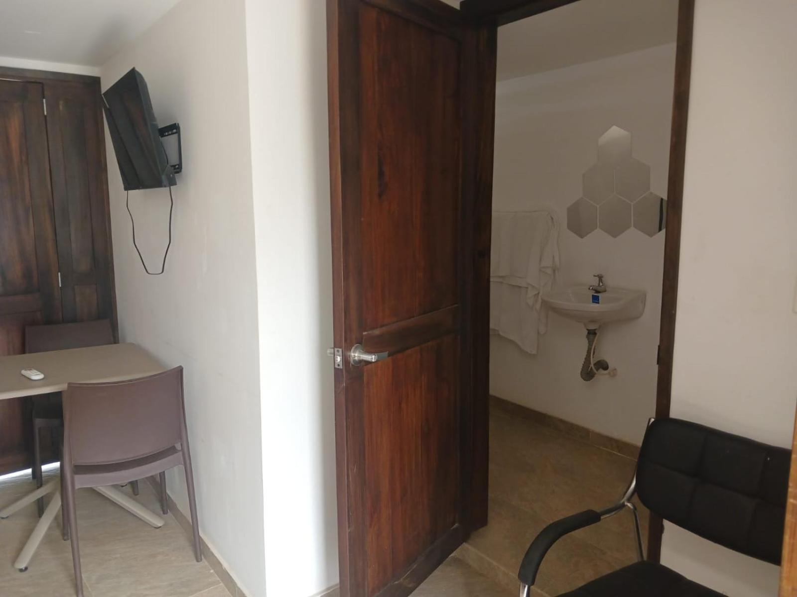 Hotel Victoria Queen Villavieja Zewnętrze zdjęcie