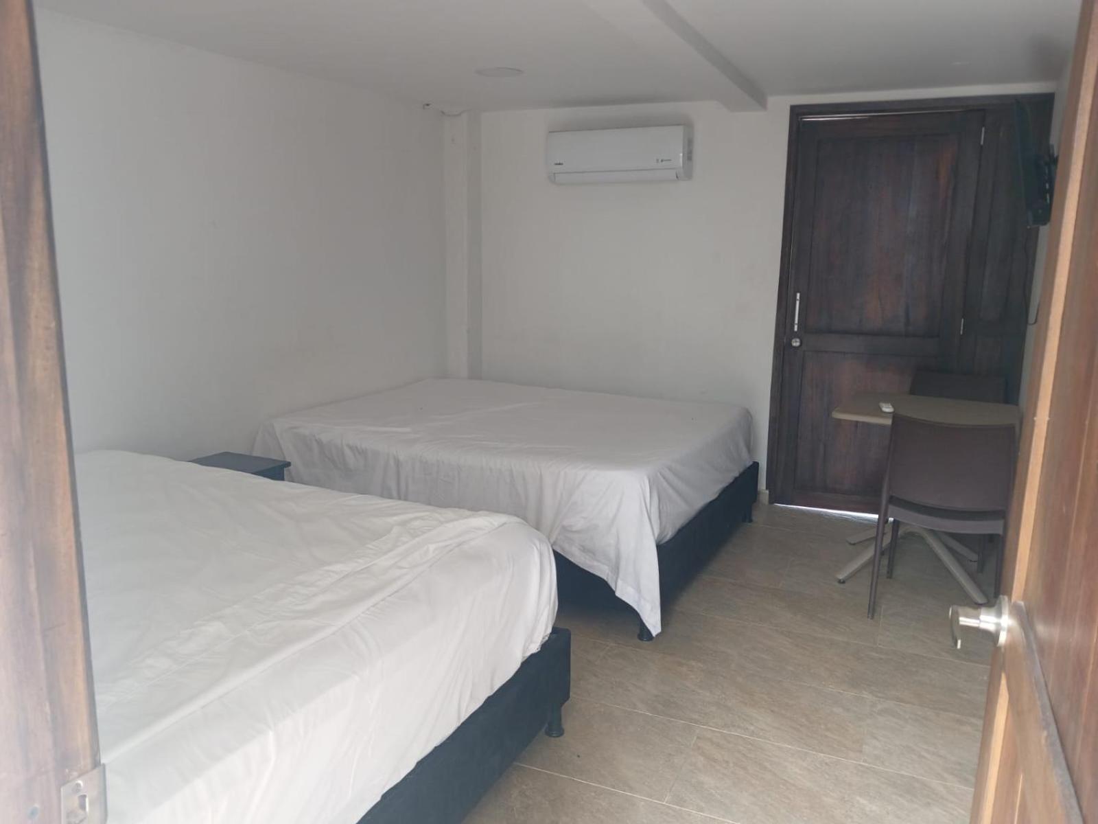Hotel Victoria Queen Villavieja Zewnętrze zdjęcie
