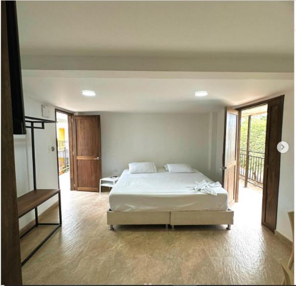 Hotel Victoria Queen Villavieja Zewnętrze zdjęcie